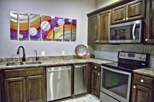 used-car-factory-midland-ktichen